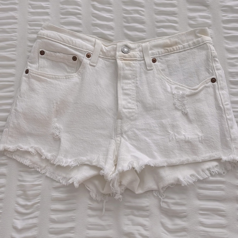 Levi’s white denim shorts
